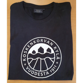 T-paita musta - Koskenkorvan kylä vuodesta 1911