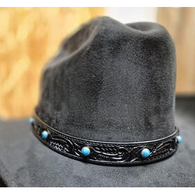 Hattupanta mustaa nahkaa, turkooseilla kivillä