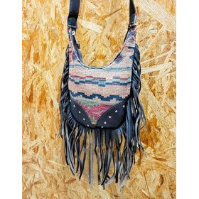 Käsilaukku Southwestern-kuvioilla ja hapsuilla