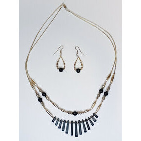 Onyx -setti (kaulakoru ja korvakorut)