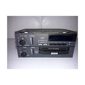 Radio/kasettisoitin käytetty UM6 GM 1982-1993