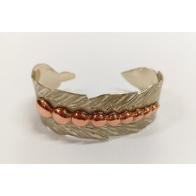 Rannerengas Hopeanvärinen sulka kuparikoristein