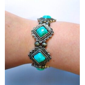 Venyvä käsikoru neliökivet