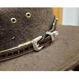 Hattupanta ruskeaa nahkaa, turkooseilla kivillä