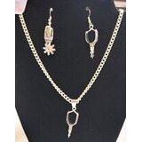 Iso kannus kaulakoru