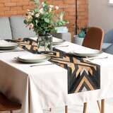 Kaitaliina -tummalla Aztec-puukuviolla