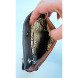 Käsilaukku Hevoskoristeella, ruskea