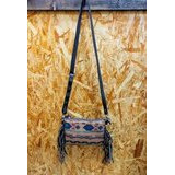 Käsilaukku Southwestern-kuvioilla ja hapsuilla