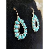 Korvakorut, turkoosin värisillä kivillä