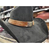 Hattupanta Lehmäntaljasta metallisoljella