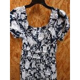 Naisten kukallinen mekko