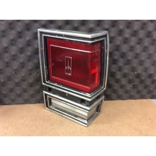 Takavalo oikea Oldsmobile