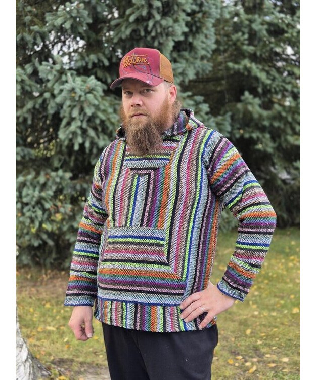  Baja-huppari Monen väriset, keskikokoiset raidat **Koko L**