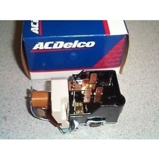 Ajovalokytkin GM 1966-1996 