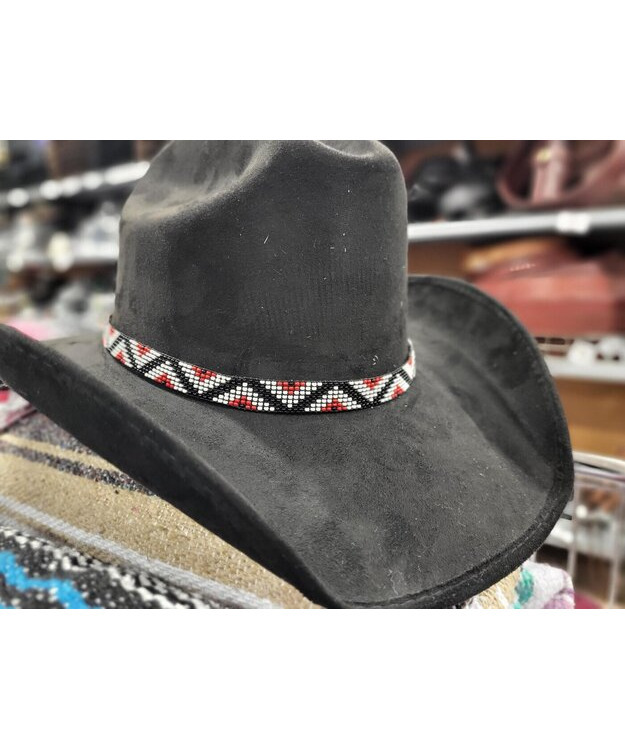 Hattupanta helmistä