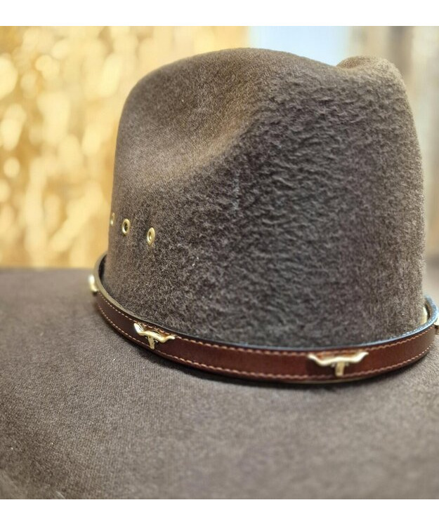 Hattupanta ruskeaa nahkaa, Longhorn koristeilla