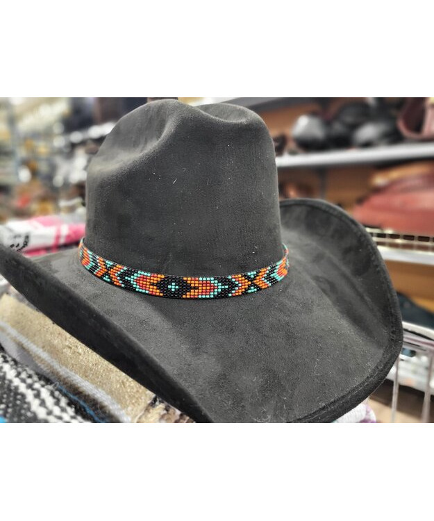 Hattupanta värikkäistä helmistä