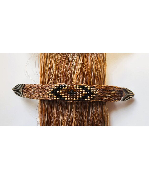 Hiussolki helmillä, hevosen jouhea