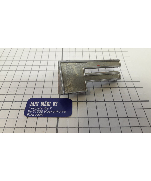 Merkki "F" metallia konepeltiin Ford Truck 1973-1977 