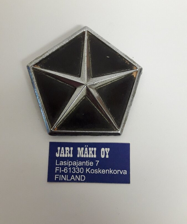 Merkki "Pentastar" metallia konepeltiin Chrysler 1981-1985