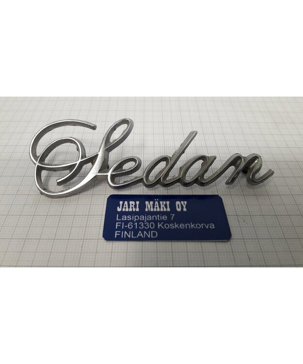 Merkki metallia "Sedan" 3-3/4" Cadillac 1971-1980