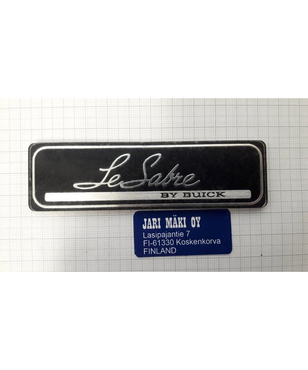 Merkki muovia 4-1/8" Buick Le Sabre