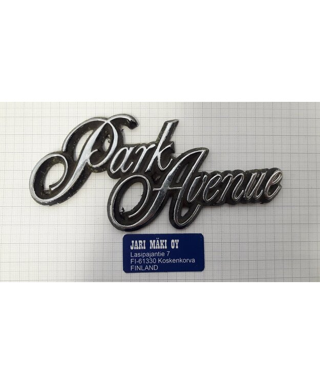 Merkki muovia 5-5/8" Buick Park Avenue 