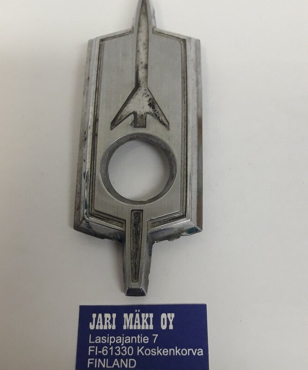 Merkki takaluukkuun metallia Oldsmobile Cutlass 442