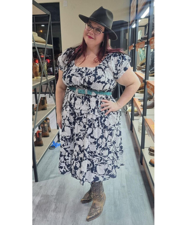 Naisten kukallinen mekko