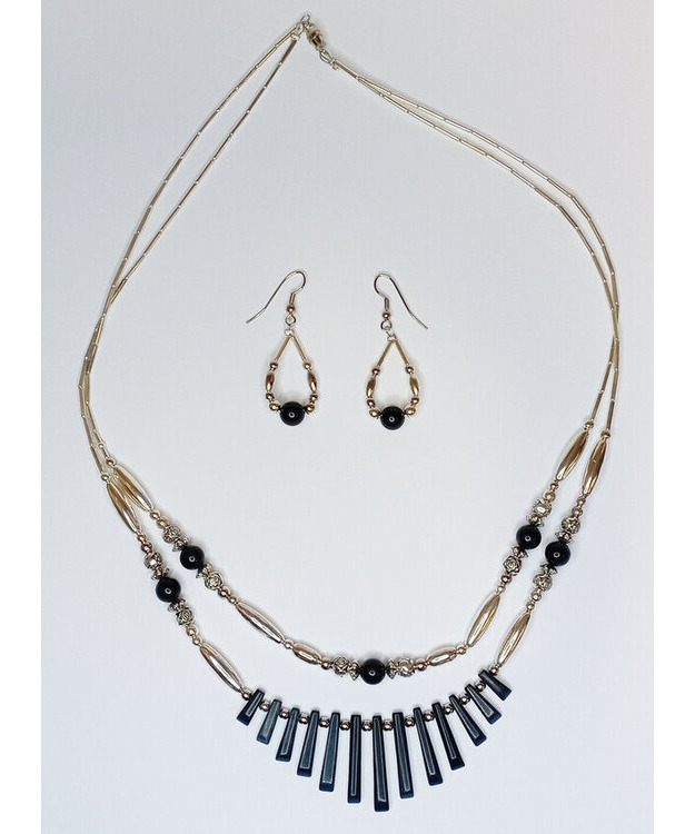 Onyx -setti (kaulakoru ja korvakorut)