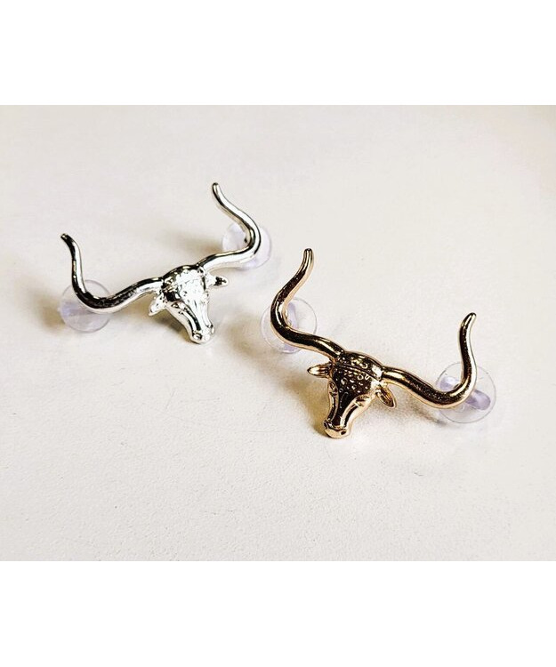 Pinssi hattuun, Longhorn