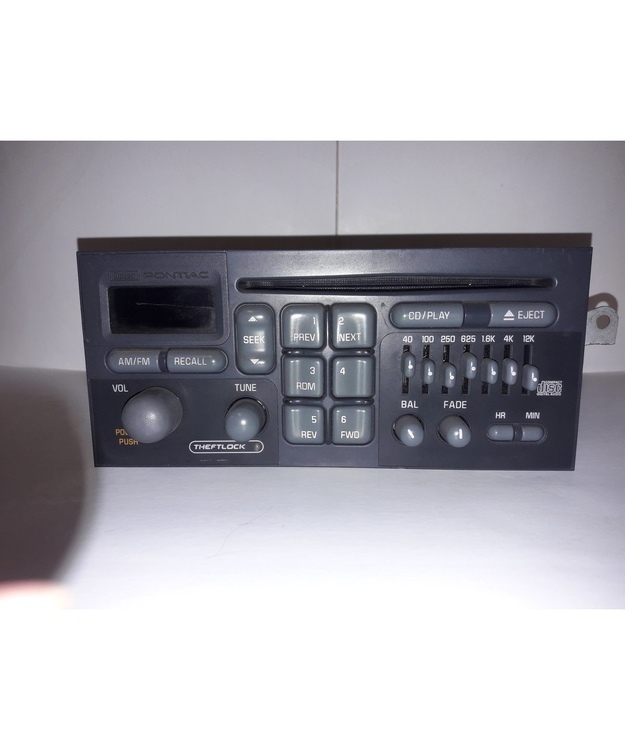 Radio/CD soitin käytetty Pontiac Trans Am 1994-1995