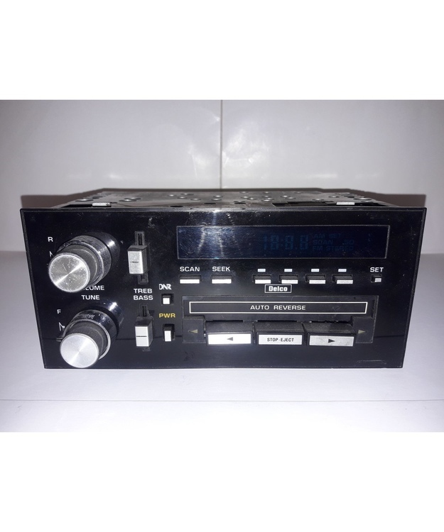 Radio/kasettisoitin käytetty GM 1982-1993