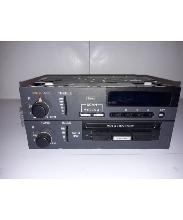 Radio/kasettisoitin käytetty UM6 GM 1982-1993