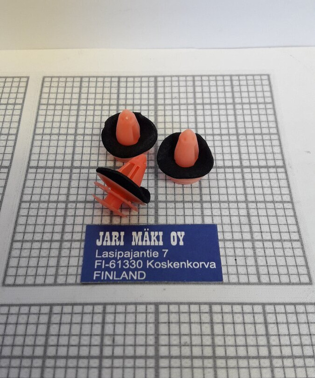 Verhoilukiinnike Nissan 1999-2004