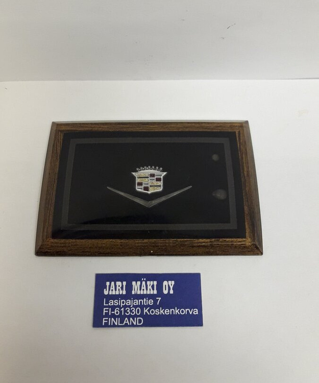 Äänimerkin painikkeen keskiö Cadillac Fleetwood 1995